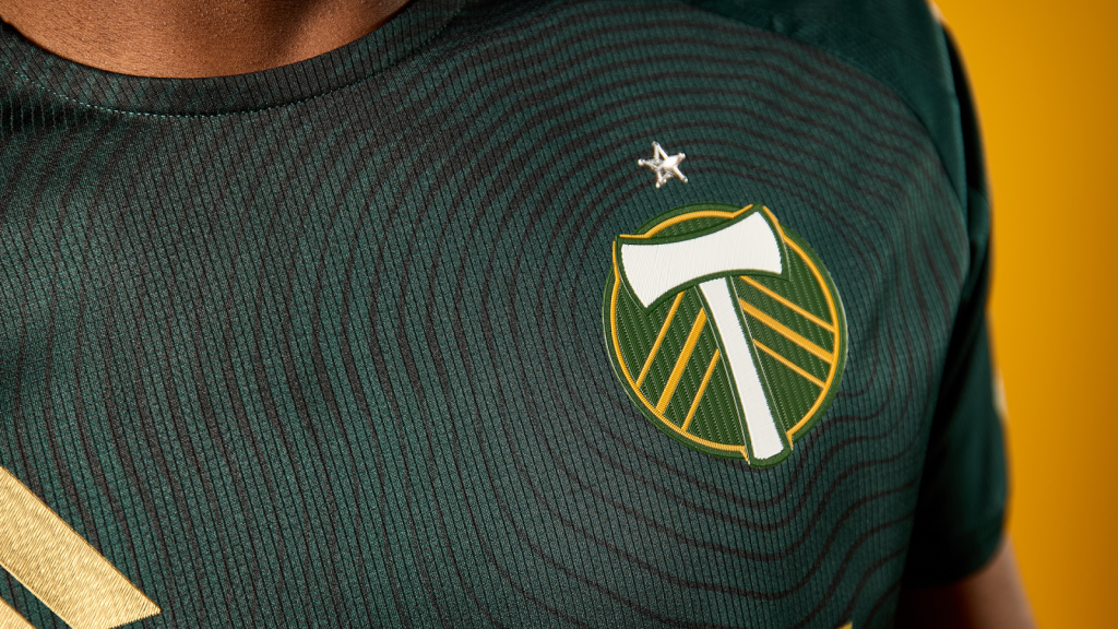 FOREVER GREEN & GOLD COLLECTION