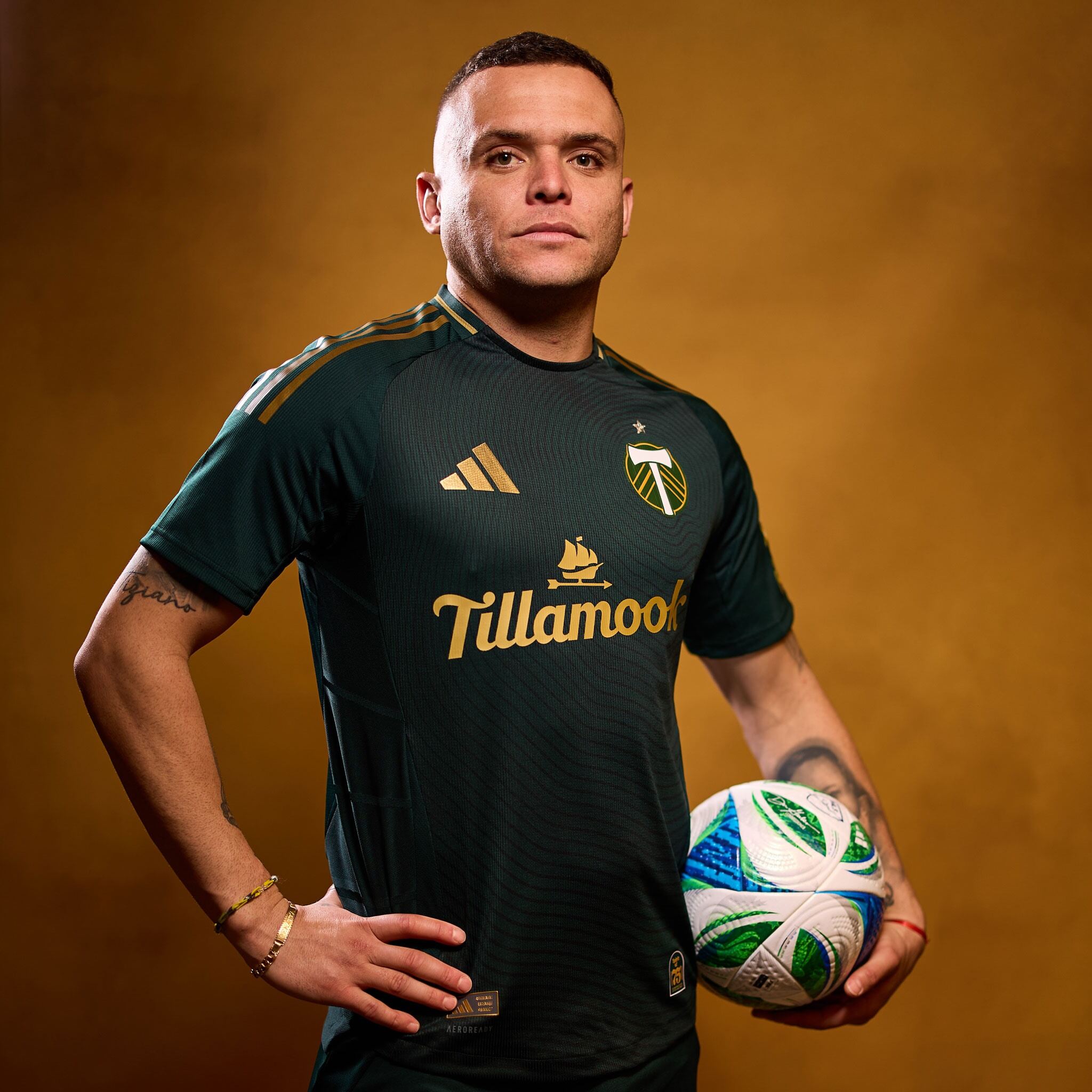 hummel FUNKIST サッカーシャツ 20周年アニバーサリー FUNKISTの20周年記念ユニフォームをヒュンメルがデザイン｜売り上げの